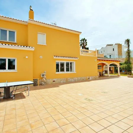 Angevic - A Delightful Located In The Town Of