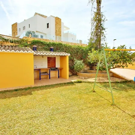 Angevic - A Delightful Located In The Town Of Villa