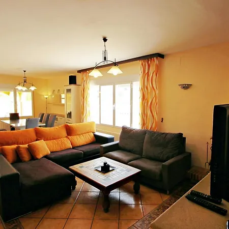 Villa Angevic - A Delightful Located In The Town Of